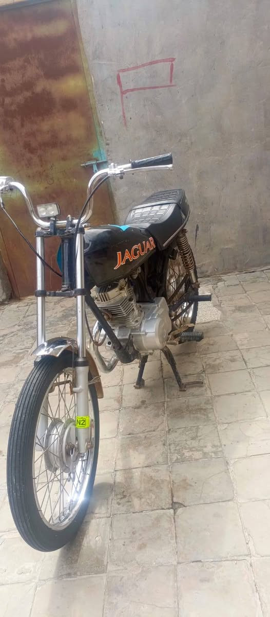 *********** بصره حي طارق السعر 450 وبيها مجال
