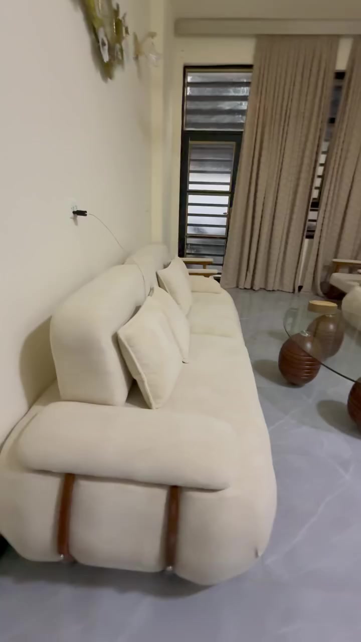 سلام عليكم
تخم قنفات 10 مقاعد للبيع 
#جديد_استخدام_3_ايام_فقط 
سبب البيع كبير ع صاله 
مكاني بغداد توصيل موجود 
السعر 1000.300 مليون وثلاثمئة دينار 
مع الطبله الوسطيه هديه 
رقم الهاتف *********** واتساب متوفر
