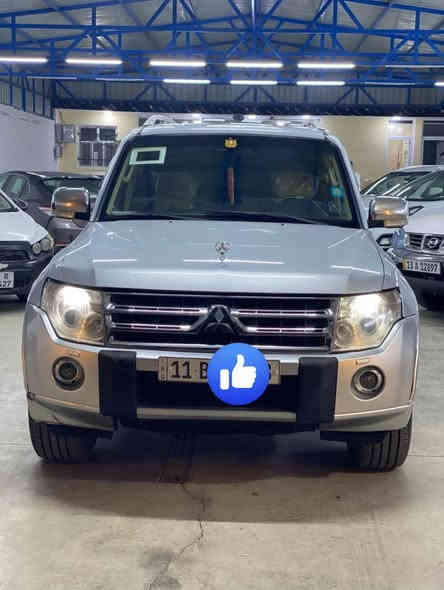 السلام عليكم 
باجيرو 
(حبتور GLS )
مديل 2008
رقم بغداد تحويل مباشر 
فول مواصفات 
تحكم ستيرن جهتين 
كروز سرعه
ثلاجة 
دمام خلفي 
كشنات جلد والكشنات كهرباء 
داخل بيجي 
مكينة 6 سلندر حجم 3000
فور ويل 4x4
دبل كير 
شاشة 
كامره 
سستم سماعات دمام 
لايت زنون 
لد امامي 
زراك لايت 
ويل كب كروم 
مري شفط كهرباء 
حساسات 
السيارة ماشية 110 كيلو 

السيارة جاهزة 

فقط دعاميات صبغ 

السعر 135 

العنوان الانبار عانه 

***********
