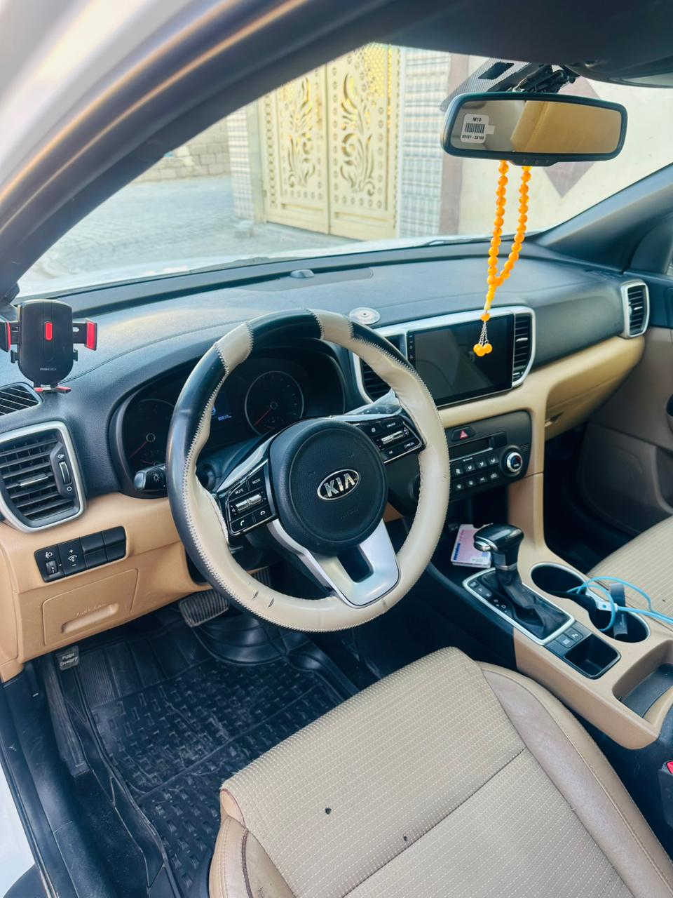 للبيع كيا سبورتج خليجي 2020 

فول مواصفات فتحة سقف بانوراما 

يصمه أبواب تشغيل عن بعد أشاره ترحيب مري شفط حساسات 

رقم بغداد كشنات جلد كشنات كهرباء  داخل لونين دشبول تبربدقطعتين لايت زنون كير اوتوماتيك محرك2000دوش مكفول ماشيه90كم 

السعر 192وبيها مجال هاتف ***********

مكلف بالنشر
