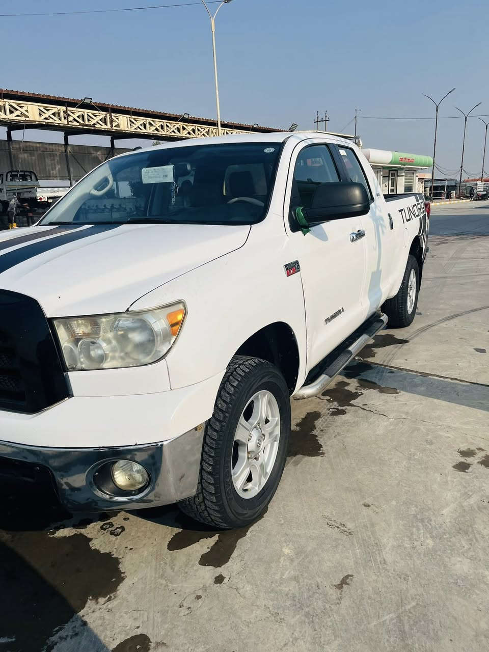 السلام عليكم تيوتا تاندر 2013 ماشيه 150حقيقي محرك 8سلندر 5700 محرك وكير مكفولات تخم تاير صدر كله جديد تبريد ثلج سياره جديده كلش قطعتين صبغ بس رش فقط السعر 157$ المكان واسط الصويره لاستفسار ***********
