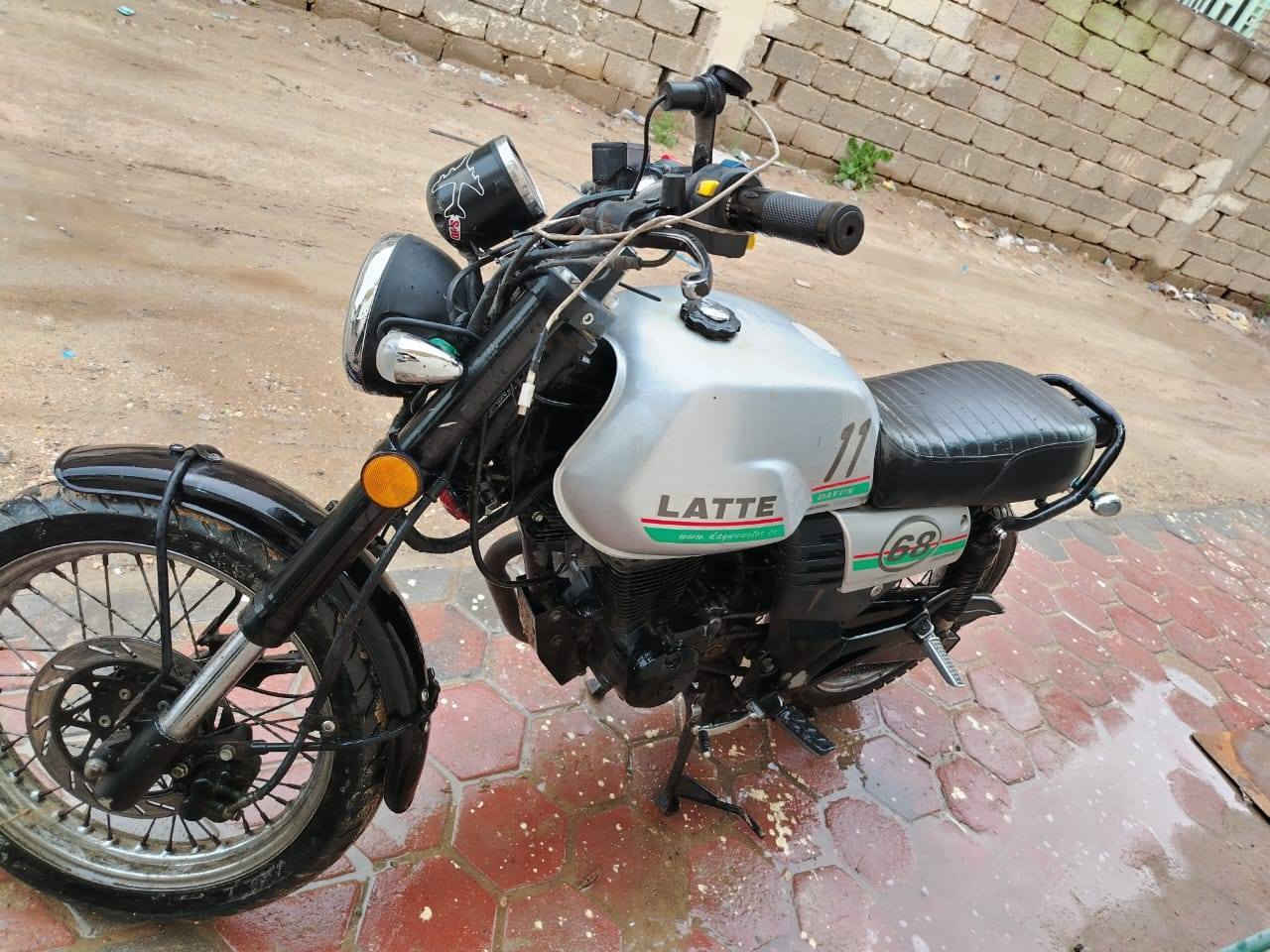 سلام عليكم لاتي موديل 20 اوراق اصولي السعر مليون وبيهه مجال للشراي المكان كربلاء الابراهيميه الاستفسار ***********
