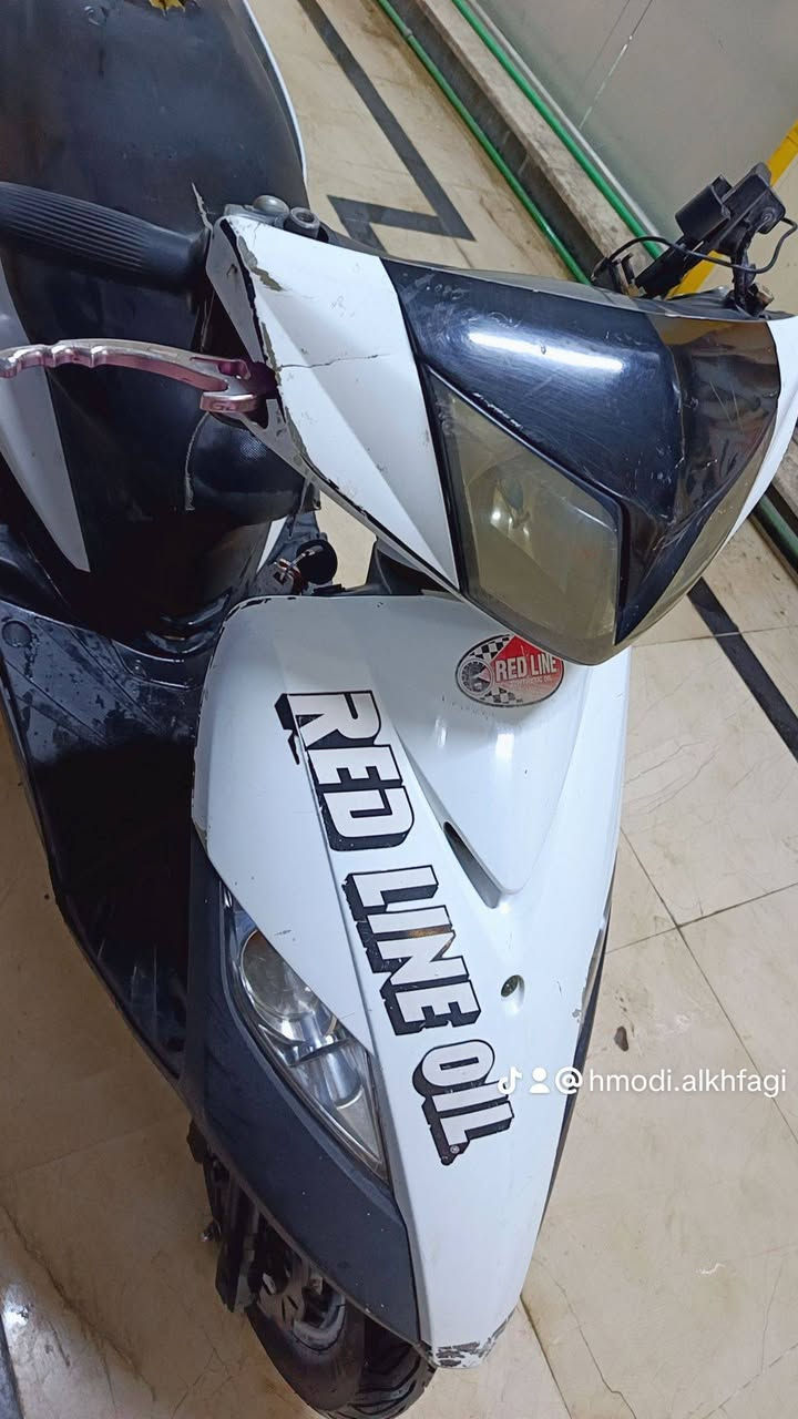 السلام عليكم دراجة ماكس ثعلب كابريتر مو نوزل الدراجة نظيفة كلش و ناعمة كلها شغالة مابيها كل نقص كهربائيات تخبل مكينة خير من الله بيع أو مراوس حسب القناعة مكاني بغداد المشتل شارع المطبك *********** السعر 525 وبيها مجال حك الجيه ملاحظة بيها كسر صغير بالكفر مال الايت موضح بالصور
