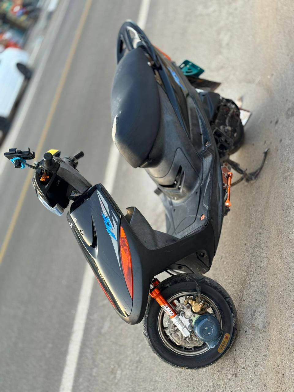 السلام عليكم شباب دراجه للبيع الدراجه كامله ما نقصها شي ابد دراجه 55 بلاد ما ملعوب بيها علا حطتها بيها تزويد هواي شيال دبلات إماميه دبل خلفي صالنصه صجميه صطاب قيق فلاوين قاعده رقم قطره اكسل اصابع قيق عنبار كلجات قبق كلجات شوته اربع ولفات كابريته سكنس سبايدر اربعه ولف وبيها ويلات بيها مشيف وبيها تكسي وستاند موبايل***********,المكان قضا القرنه السعر مليون و150
