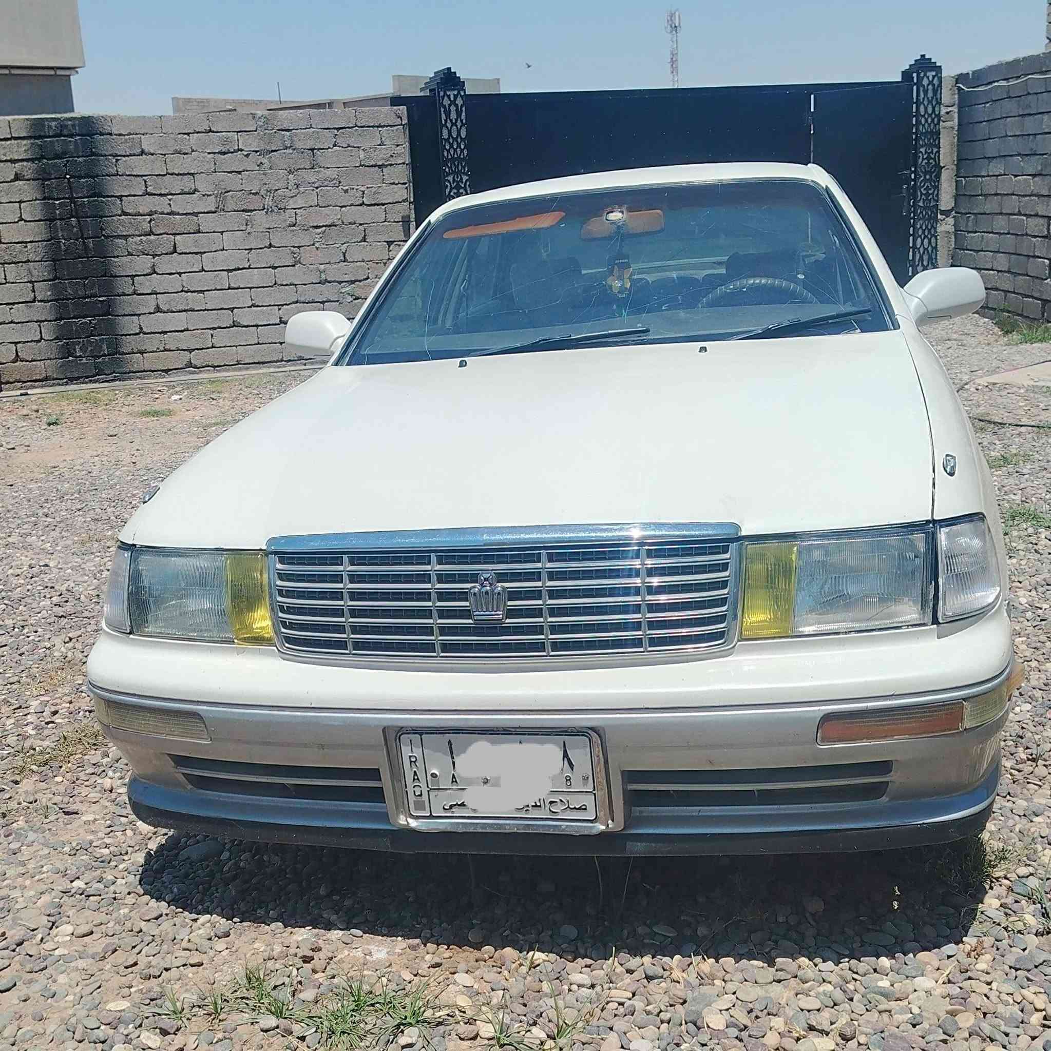 للبيع 
صاحبها متوفي

موديل ٩٥ منفصل رقم ألماني 

دشبول بدون كص غرفتها جديدة

كفالة كير محرك الأصلي

صدر جديد 

٤٧ وبيها مجال

***********
