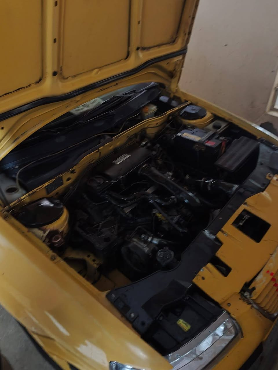 السلام  عليكم سمند 2011
رقم بغداد بسمنه تحويل مباشر 
مكينه بلاد كير بلاد سياره بيه مكينه وكير جدد قبل فتره بدلتهن 
كهربائيات شغاله من دعاميه ل دعاميه 
بدون ضربه وصبغ سياره جديده مال بيت مامتعوبه مدوشمه كاعيه وكشنات سياره جاهزه مابيه اي نقص 
مكانه ديالى المقداديه لاستفسار *********** السعر 29 وبيها مجال ترهم بيع ومراوس
