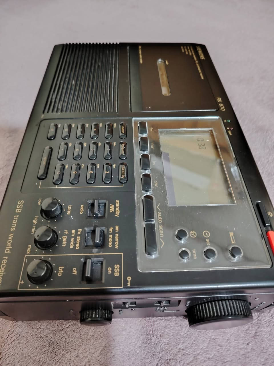 راديو سيمنس rk670 جميع الموجات نظافة اكثر من 95 بالمية السعر 90 مع التوصيل العراق بصرة يوجد توصيل


**إذا كنت صاحب هذا الإعلان وتريد حذفه لأي سبب، رجاءا أرسل رسالة إلى الدعم الفني**