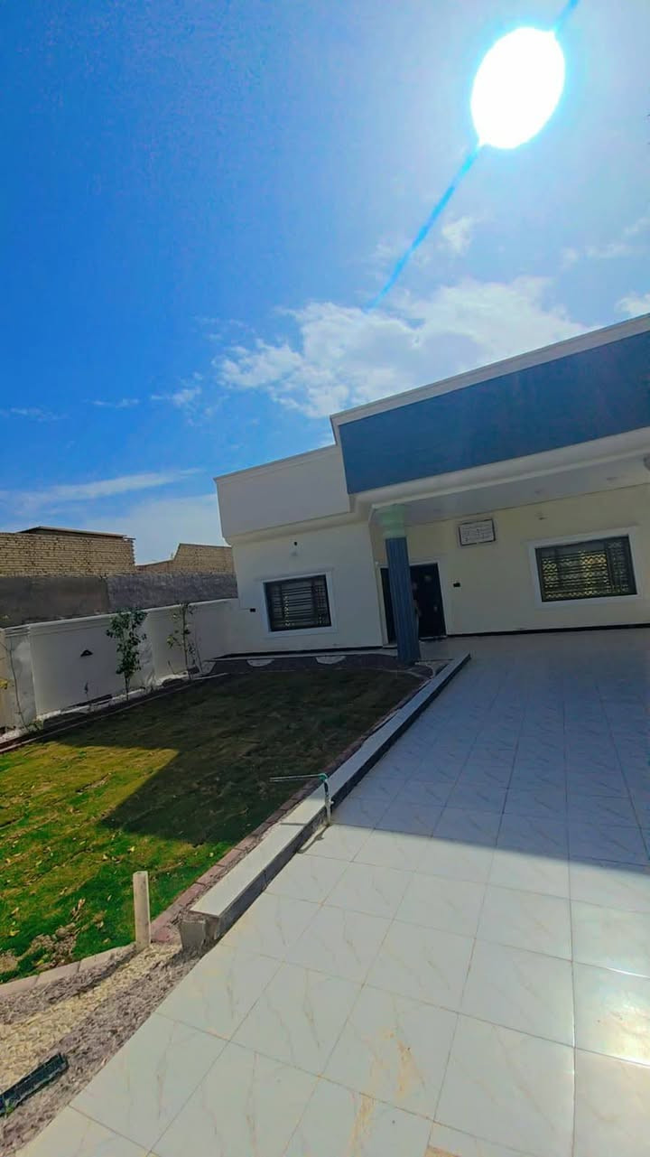 السلام عليكم
يوجد للبيع دار مساحه الكليه 
300م
مساحه البناء 190م 
طابو زراعي سند 25 تحويل مباشر 
يحتوي على غرفتين نوم وهول واستقبال ومطبخ وصحيات داخليه و خارجيه 
بناء حديث 2019
العنوان/ بابل النيل قرب مخازن بيت مرجان
يباع مع الاثاث 
وبسعر جداً مناسب 
للاستفسار الاتصال على الارقام
‏‪0771 920 9894‬‏
‏‪0785 841 1388‬‏
