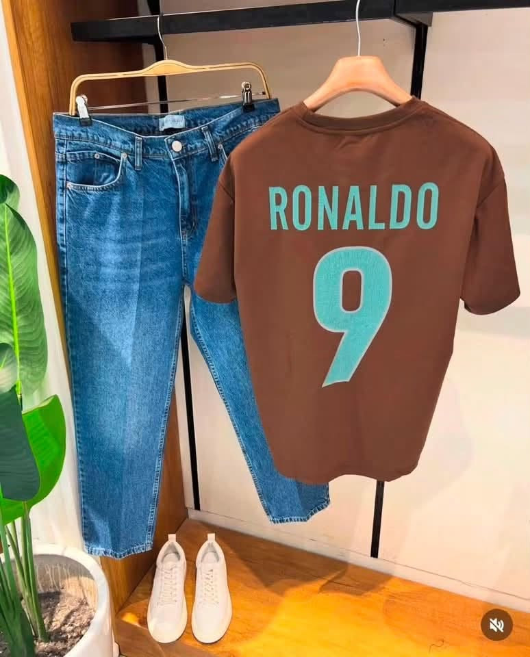 تشيرت منتخب البرازيل خامه قطن اسفنجيه
توجد خدمه توصيل لجميع المحافظات 
توصيل داخل الدجيل مجانا 
واتساب ***********
@
