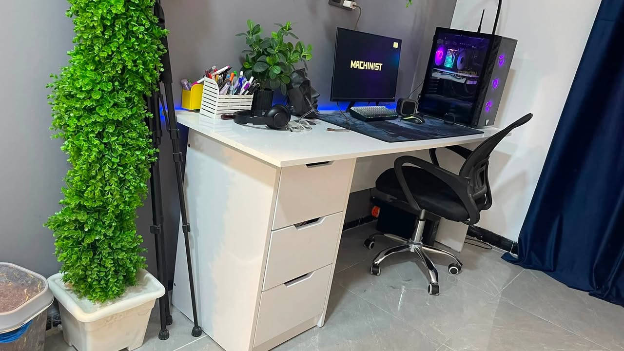 ميز مكتبي وكيمنك
الأبعاد 
عرض 180 CM
ارتفاع 76 CM
عمق 60 CM
اشتريتة قبل شهر ونص ب 280 الف
رايده ب 220 الف بعدة جديد بترابة 
مكاني حلة


**إذا كنت صاحب هذا الإعلان وتريد حذفه لأي سبب، رجاءا أرسل رسالة إلى الدعم الفني**