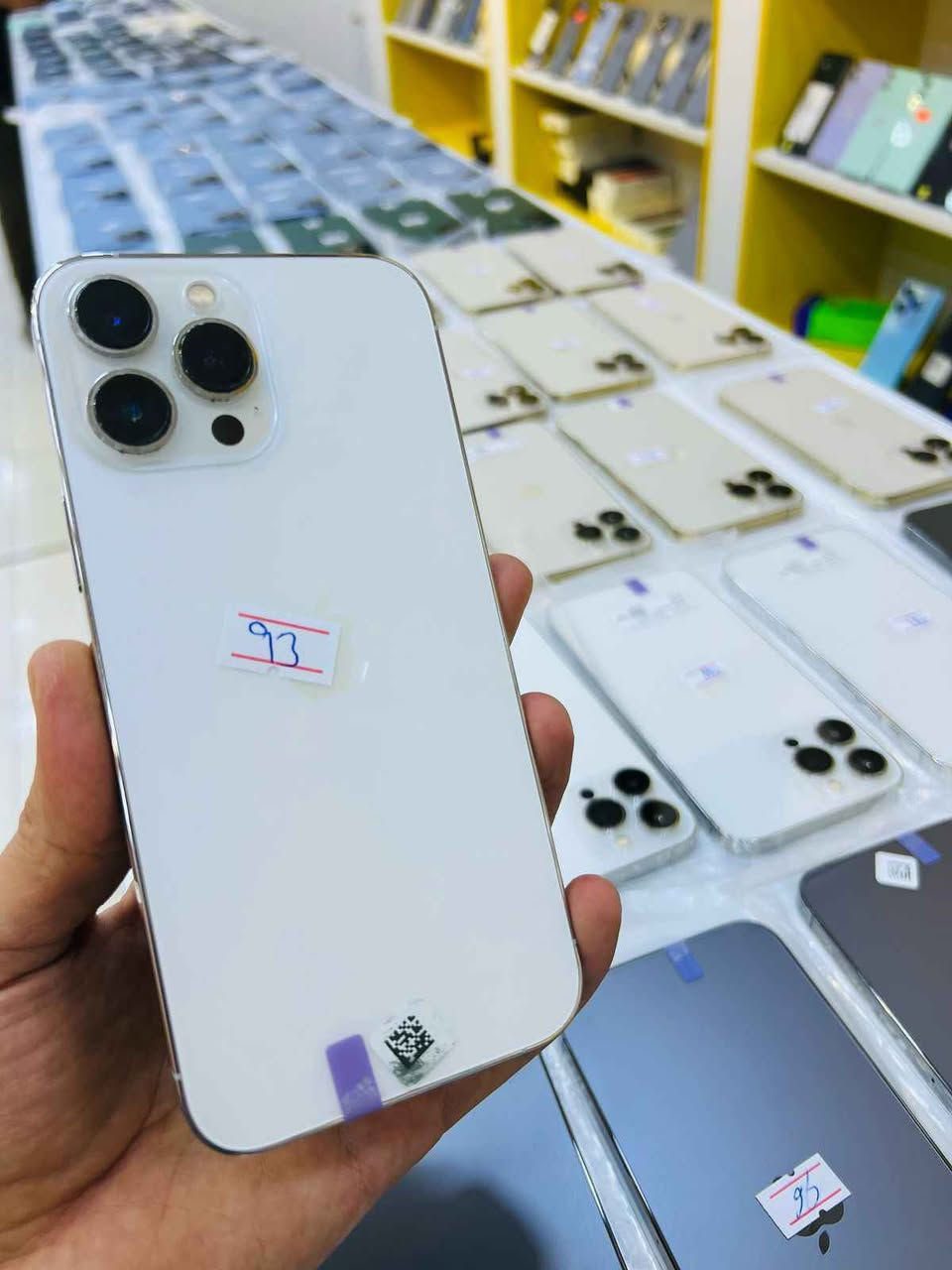 توفر 13 برو ماكس (مسج مبدل شاشه دبي اصليه) 
ذاكره 256
بطاريات متوفر منوع 
السعر 525 
العنوان كربلاء شارع العباس داخل مجمع سوق المهدي 
الاتصال واتساب *********** كربلاء, العراق
