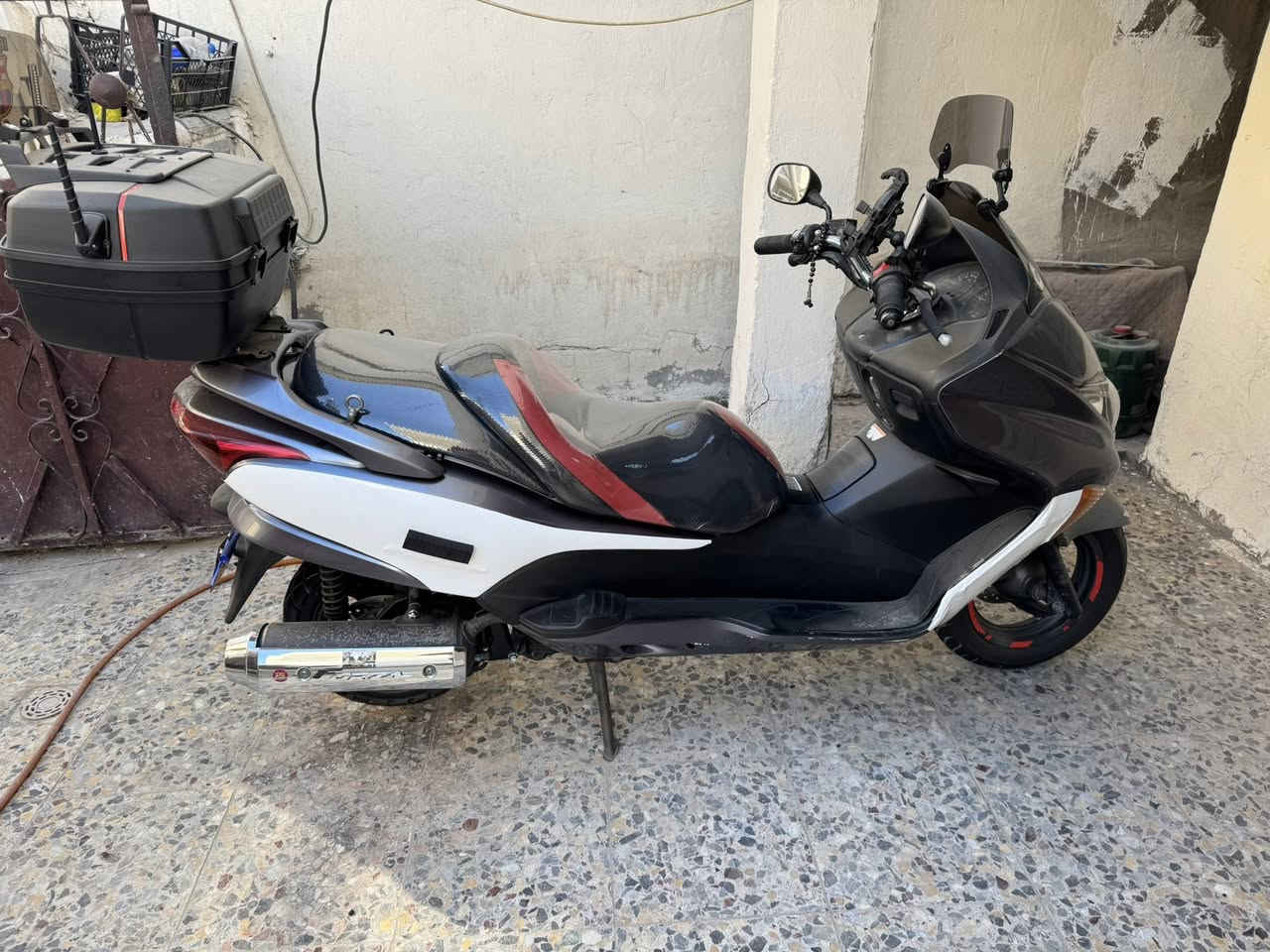 بيه حادث بسيط وموظح بلصوره
محرك مكفول وكفاله عام من كلشي 

بغداد سبع بكار 

***********
