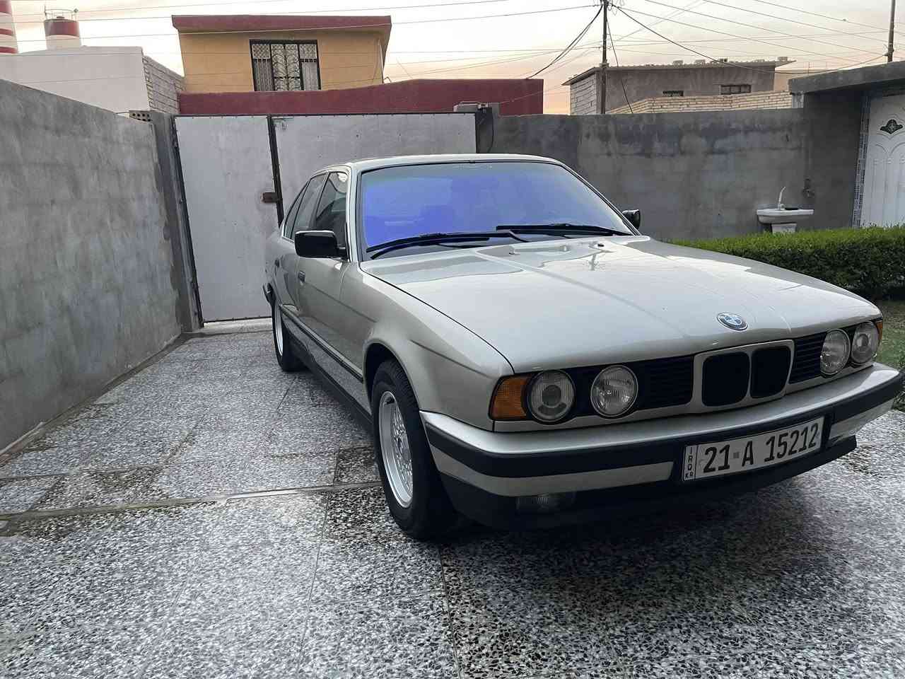 525 مسكر علدل موديل 90 سياره جديده بمعنه لكلمه وعلى وضع لشركه مكينه كير تبريد صدر خلفي امامي تخم تاير كلها شغاله من الدعاميه لدعاميه سياره فتحه صقف داخل جلد لون جوزي صبغ عام بون اي ضرر او خياس رقم سليمانيه تحويل مباشر او وكاله بيع او مراوس حسب لقناعه مكان لسياره بغداد اي ستفسار ***********
