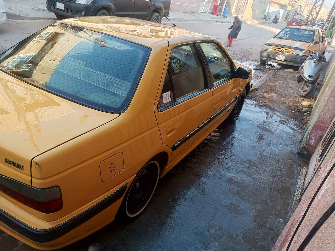 سلام عليكم بيجو بارص للبيع موديل 2015كير محرك خير من الله صدر خلفي امامي جديد تخم تايرات جديد بسمي مكان بغداد ***********
