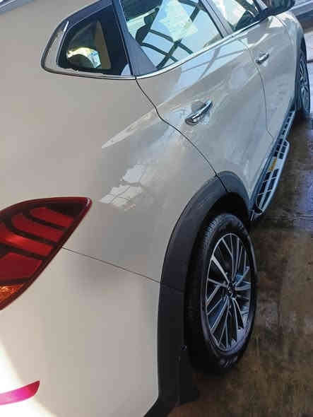 سلام عليكم توسان خليجي موديل 219
فول عد بنرامه
بصمه
محرك دوش مفتوح قبق ولفات بس 
تبريد ثلج
دوشمه جديده 
كاعيه جلد 
كشن كهربائي 
حساسات أمامية وخلفية 
مري شفط
رقم ربيل 
تحولي مباشر
سونار منشور
صبغ
بيه بنيد شرط بدون دواخل ولا لغود ولا  تكم 
ماشيه 57
سعر 168
***********
بغداد الشعب حي ور
بدون زحمه خاص مقفول
