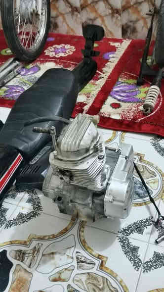 سلام عليكم غراض دراجه محرك وصدر دراجه كامل وسيت كامل بس جيب وشد صالنصه كاتم شراي يتصل سعر 125مكان شطره  ‏‪***********‬‏
