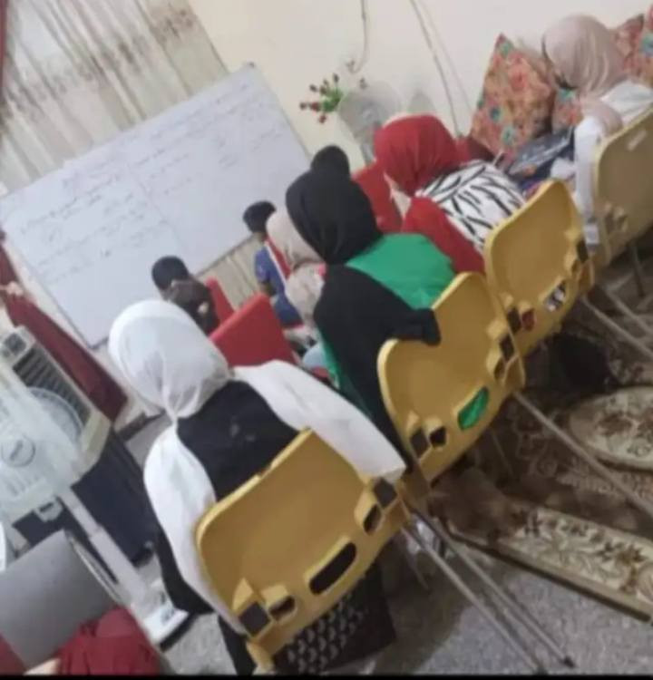 باقي 19 يوم لامتحانات نصف السنة يعني مابقى شي التريد دورة رياضيات سادس ابتدائي تحجز يمي كلها تعرف تدريسي و كل سنة نسبتي 100 %بالوزاري اتعب وي الطالب كلش بحيث ماكو طالب يدخل عندي  دوره ويرسب طلابي درجاتهم تخبل اني معلمة متعينة يعني مو خريجة و گاعده بالبيت 🌸
الما تحجز بهاي الايام وتجيني قريب الامتحان كلش ما استقبل
لان عندي وجبات هواي والناس الحاجزه بالبداية اكيد الها الاسبقية مكاني بالثوره للحجز اتصال واتساب *********** ماعندي وقت للمحادثات الطويلة، ناصرية, ذي قار
