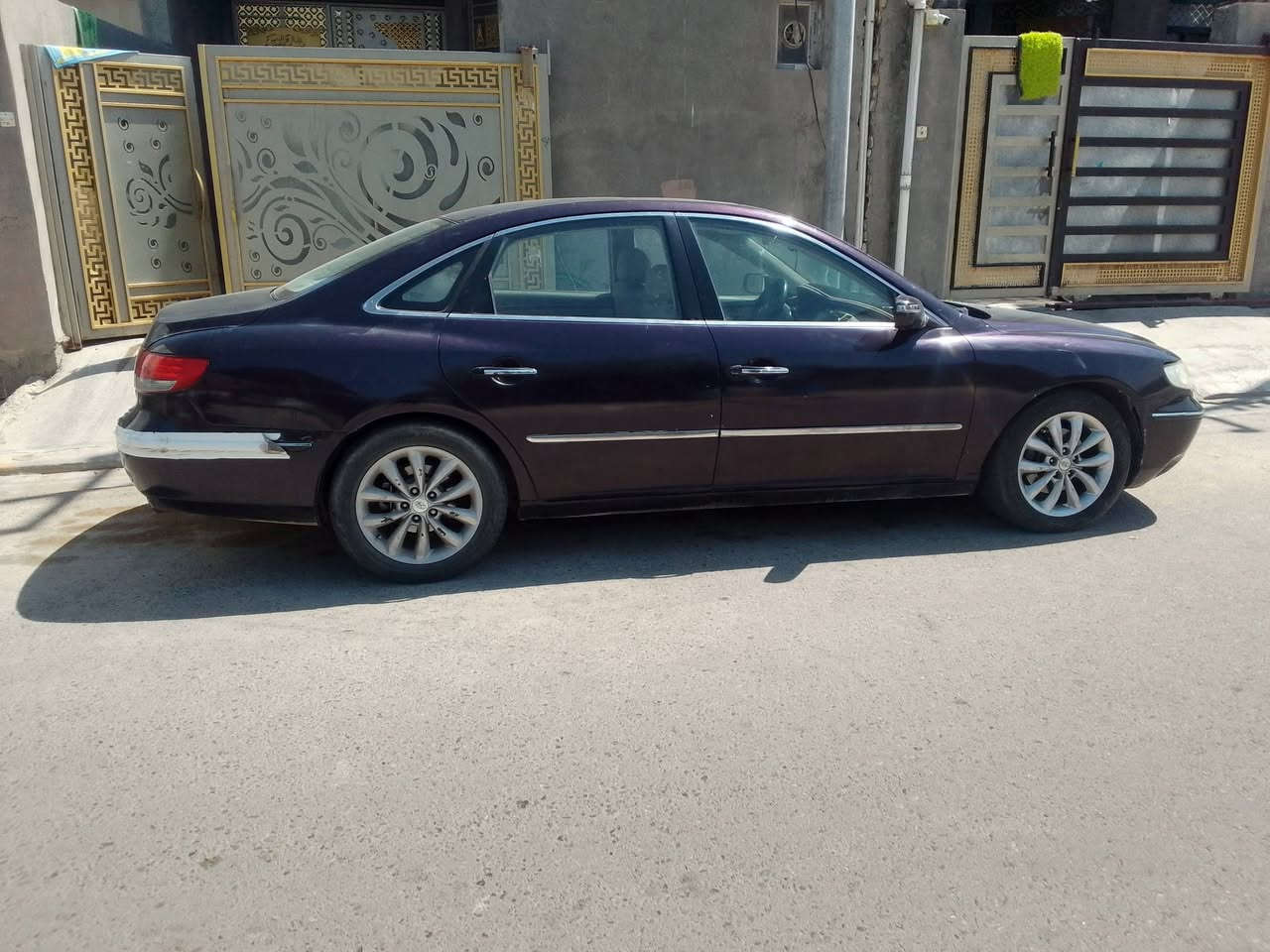ازيره للبيع موديل 2007خليجي 
السعر 75 
***********
***********

