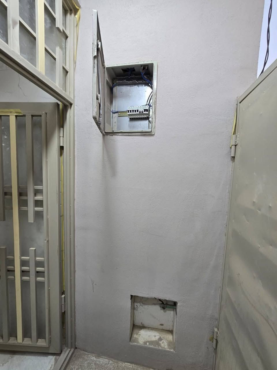 بيوت للبيع في كربلاء اسعاار بلاش
العنوان كربلاء مجمع الأبداع طريق الرابط قرب مجمع العباس مقابل العلوه الجديده مجمع سكني تتوفر بي جميع الخدمات تبليط 10م زراعي إقرار محكمة سند 25
يبعد عن الامام الحسين 10 دقايق توصل يم الامام الحسين يصلح سكن او حسينيه للزوار
اسعاار جدا مناسبه
50 متر طابق واحد جديد 
75 متر طابق واحد جديد 
100 متر طابق واحد جديد 
للاستفسار اتصل على
***********
***********
واتساب موجود لايك متابعه كربلاء, العراق
