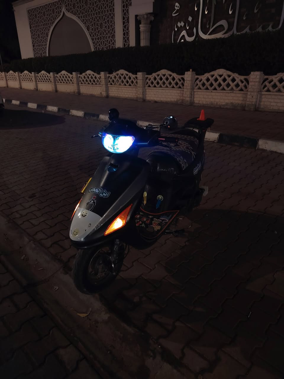 السلام عليكم دراجه فراشه للبيع
مكينه سبانه ما ليحاته♥
سلف هندر شغال🔥
كهربائيّ كله🉐
1️⃣اربع اشيار 💕
2️⃣يداد بانزين رياضي🔥
3️⃣هون سيدان😍
4️⃣مرايه جانبيه🥰
5️⃣مطارت مياه🫶
6️⃣كاسه طياريه😘
السعر 550وبيه مجال حك الجيه❤ 
مكاني نجف يم فلكه المطار 
***********
