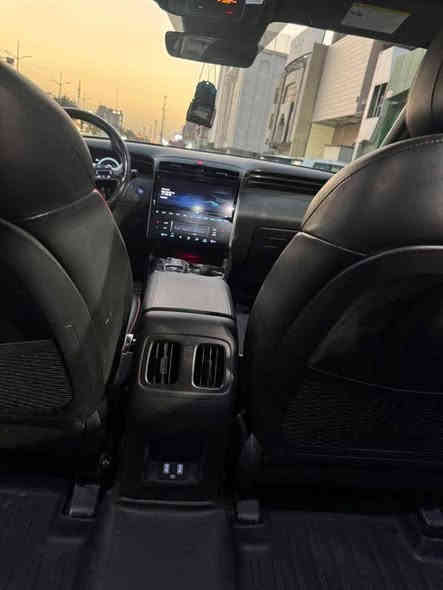 توسان ان لاين ٢٠٢٣ حادث موجود بالصوره جانبي ماشيه ٤٣الف فوول مواصفات للستفسار ***********
