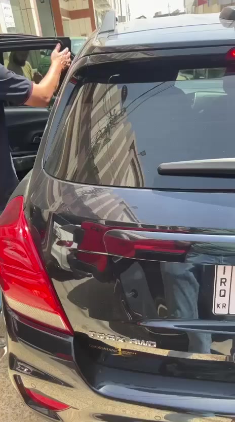 السلام عليكم تركزز للبيع السياره فول مواصفات ما عدا الفتحه صور الحادث موجوده بل منشور ايرباكات راجعات سستم وكاله تحويل مباشر مكان السياره واسط _ الصويره للاسفسار اكثر اتصل على الرقم _ ***********
