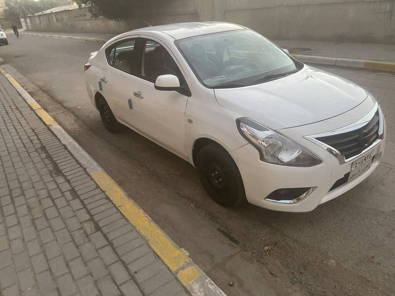 السلام عليكم نيسان سني موديل 20 سياره غير مكفوله حداده جديده طخم تاير جديد مكينه كير مكفوله كهربائيات كلهن شغاله دواخل جديده 
سنويه سياره منتهيه تريد وكاله تحويل حاضرين بسم شركه 
سعر 75ورقه وبيه مجال قليل 
للستفسار *********** البصرة, العراق
