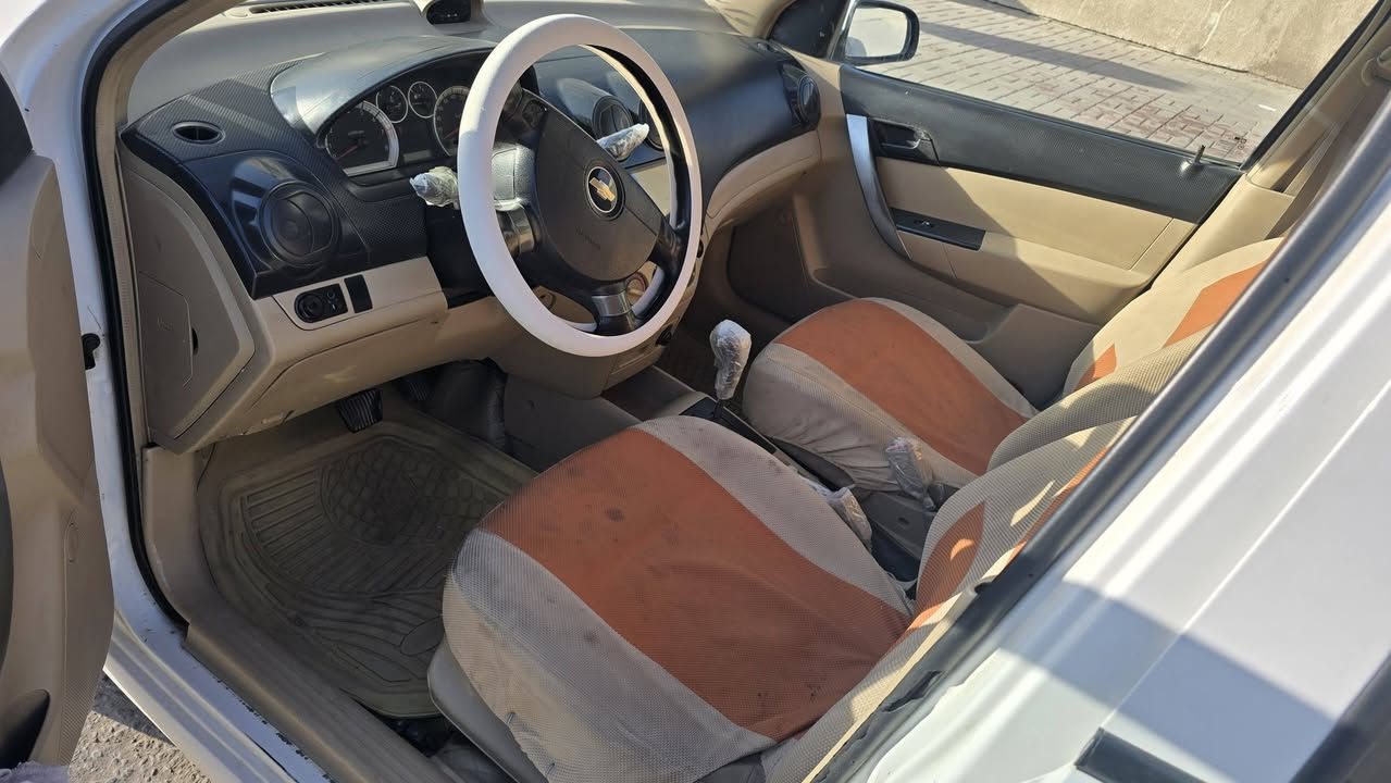 افيو موديل ٢٠١١جديده السياره كلش لبارد امبين شوف العين شخط بين الباب السايق ول وره قريب عل عتبه صبغ بس سعر٧٨ اوبيهه مجال مروس هم ترهم***********
