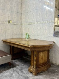 ميز طعام • نظيف جداً • ١٩٠×١٠٩