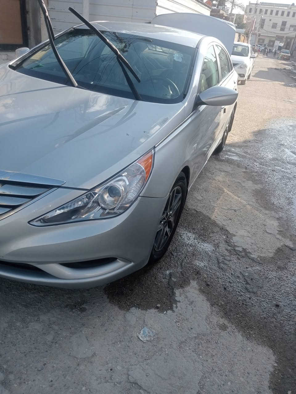 ياالله شباب السلام وعليكم سوناتا مديل 2014 بنزين بانزين خليجي ادوات ادوات مكصوصه جنطه ومتومه رقم وسنويه وشاصي طبق الاصل نكليزي السياره مكينه وكير وحداديه وتبريد وتدفئه تحكم ستيرن تدفئه بل كشنات مريات شفط شاشه وكامره حساسات سياره جاهزه وجديده السعر 50 وبيه مجال للطيبين وهذا رقمي *********** وعنوان البصره
