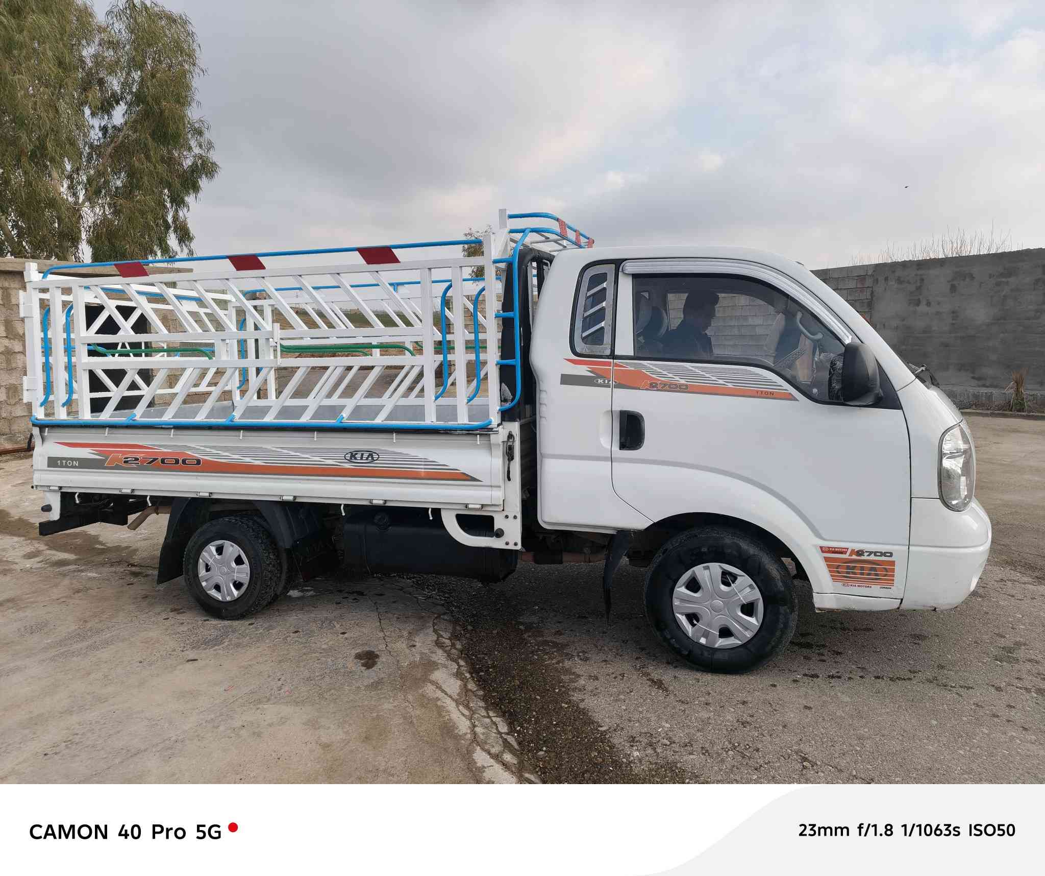 السلام عليكم ورحمه الله وبركاته اخواني الأعزاء كيه موديل ٢٠١١ رقم صلاح الدين الماني حصت كاز خاليه من الصبغ السعر ١٠٠ وبيه مجال شوي جاهزه من كلشي العنوان كركوك قضاء الحويجه ناحية العباسي قريه العيون *********** اسيا ***********
