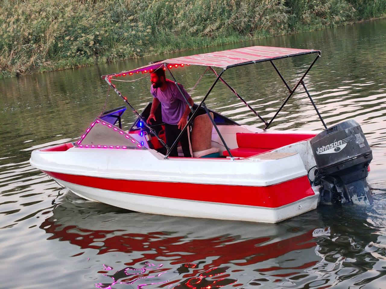 السلام عليكم اخوان زورق للبيع جاهز من كلشي ما عده  العربانه ما موجود ويا محرك 6 سلندر نوع المحرك أمريكي  جونسن  لزري 150 حصان الزورق جهاز وشغال ما بي اي نقص سعر الزورق 60 ورقه وبي مجال العنوان النجف شط الكوفه قرب الكورنيش الكوفه رقم الهاتف *********** وبل خدمه
