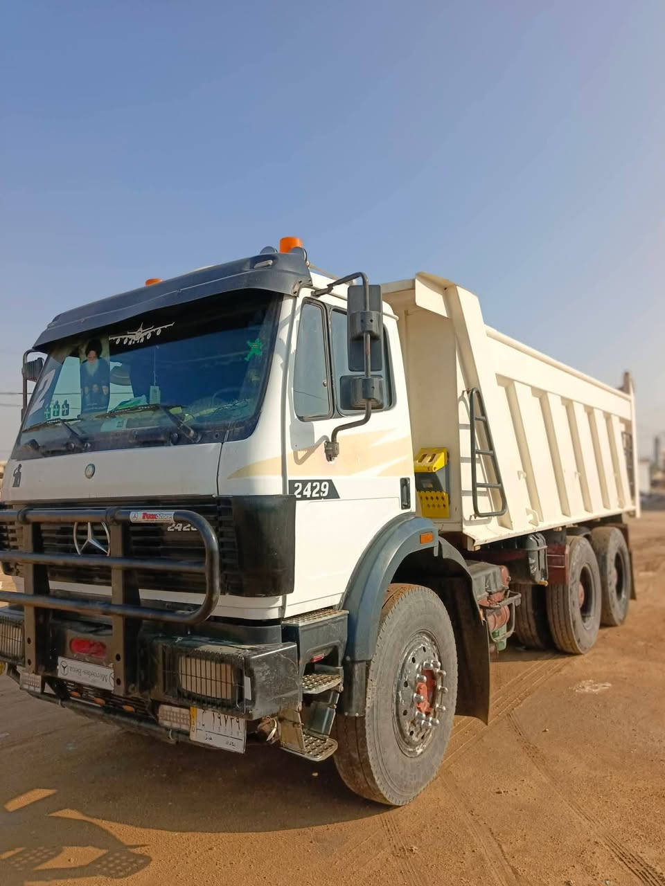 السلام عليكم سياره البي للبيع مكينه 35تيربو مديل  89مجموعه جي اف كير 180فافون ***********اي استفسار عله هاذه رقم
