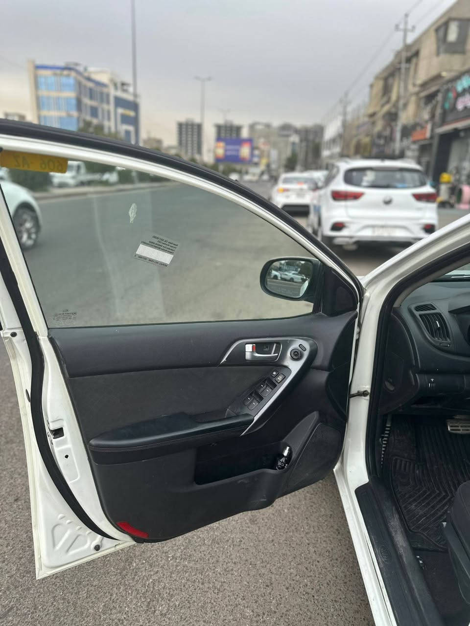 سيراتو 2012  خليجي نص فول  كفاله من الصبغ والتبديل ماعده بارد جامغل امامي رقم سليمانية وكالة باسمي كير مكينه تبريد بل كارتون ما نقصه شي سعره 110 وبيه مجال بسيط مكاني بغداد 
***********
