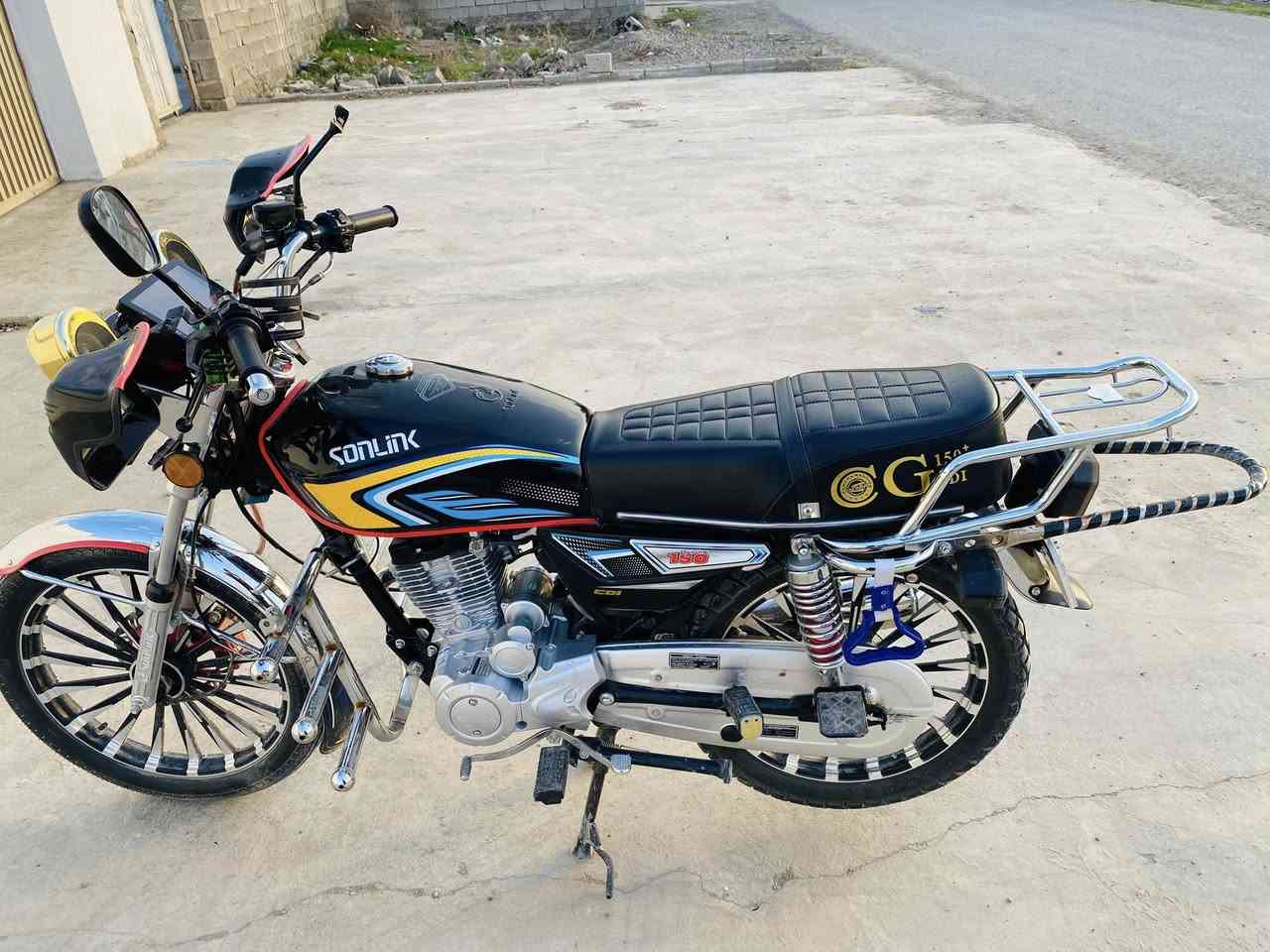 سلام عليكم ❕
دراجه ايراني موديل 25  زيرو ✨
بصمه تشغيل عن بعد 
اوراق منفيس موجود .
      شاشه وكهربائيات كلها شغاله
سستم سماعات وياها واقيات بل يدات ودرع امامي
                       ونشرات وره وكدام 🚥
    شرط الفحص .
   سعر (800) وبيها مجال ✈️❤️.!!
                  
رقم : ‭٠٧٨١ ٨٠٣ ٩٧١٠‬ اتصل وتدلل •
