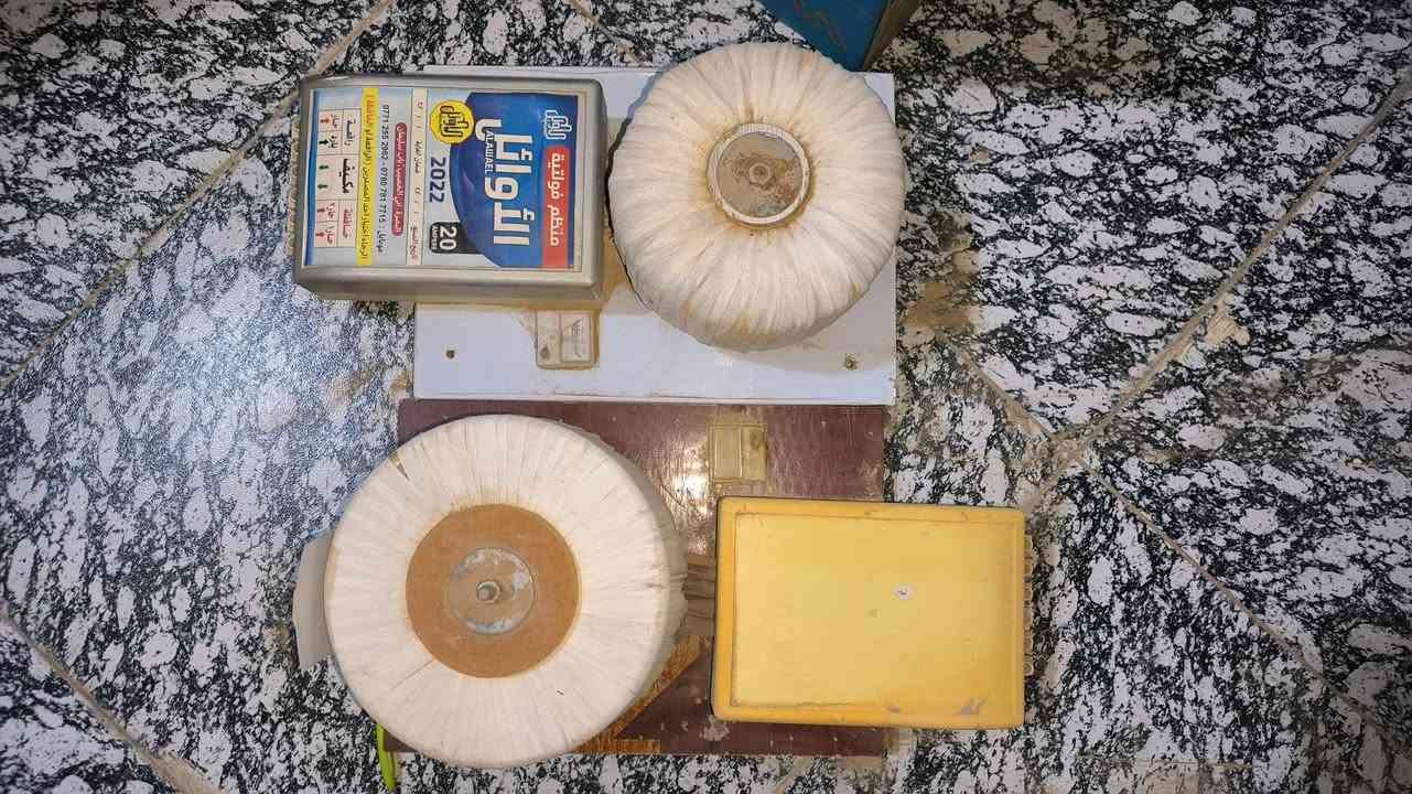 رافع فولتيه العدد 3
سعرهم 300 الف


**إذا كنت صاحب هذا الإعلان وتريد حذفه لأي سبب، رجاءا أرسل رسالة إلى الدعم الفني**