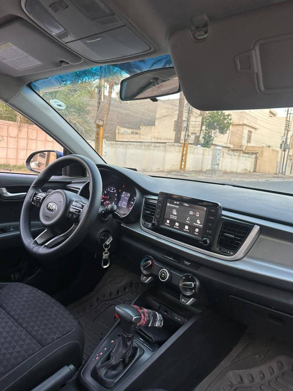 تحيه طيبه السلام عليكم ورحمة
كيا ريو 2020 حادث موضوح صور 
ماشيه 80 ميل 
مكينة 1600 دوش 
تحكم شاشه كامره 
مثبت سرعة 
مانع الانزلاق 
ايكو سبورت 
قيادة ذاتية 
تبريد تدفه كاملة 
رقم اربيل شرط تحويل 
115 ورقه بيها مجال بسيط 
أي استفسار رقم صاحب السيارة 
***********  أبو احمد 
مكان بغداد سيديه
