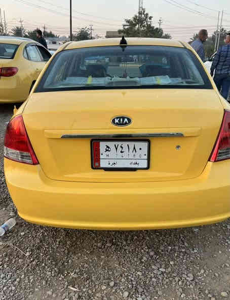 كيا سبكترا موديل 2009 
السعر 67 السياره بيها ضربه ومعمرها صفح السائق 
وشويه بصندوق  سياره ماتصرف عليها غير عده الكتف مال تبريد وقايش تبريد فقط العنوان بغداد زيونه الهاتف ***********
