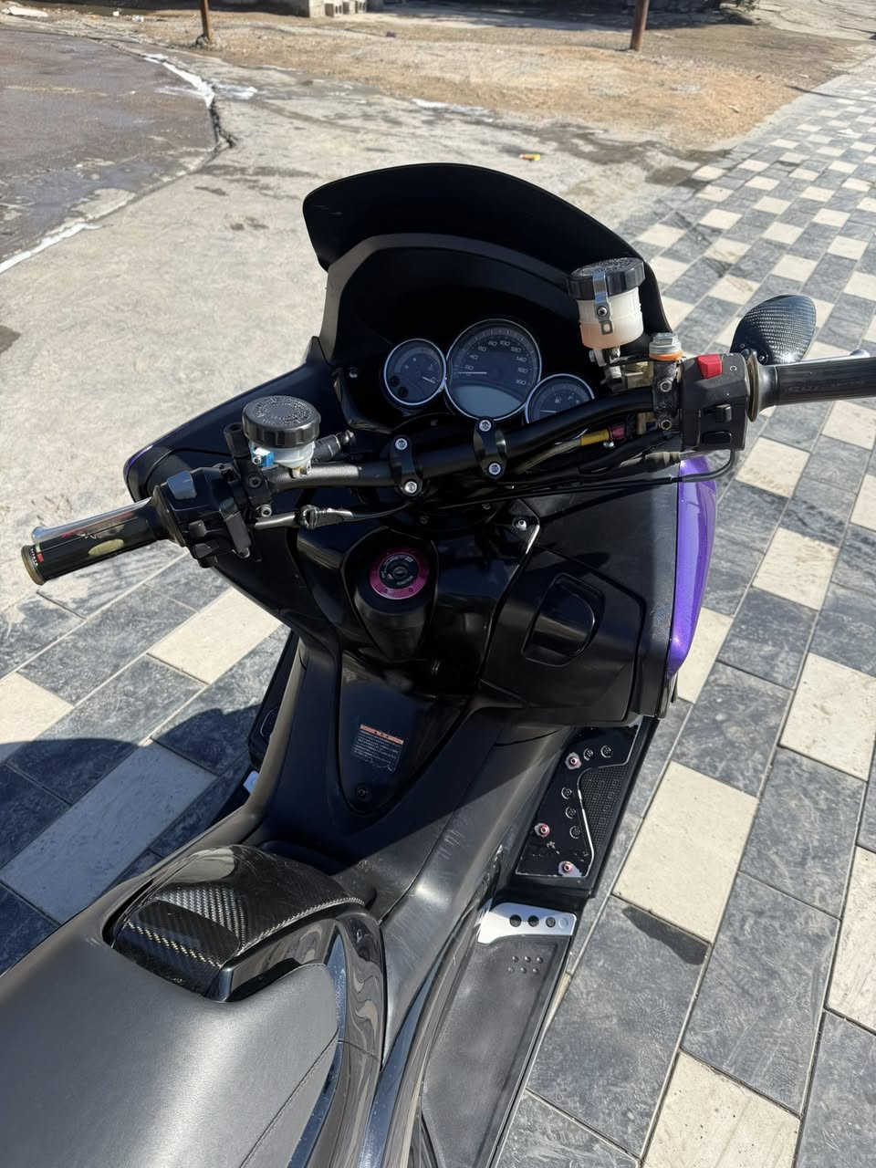 يا الله تي ماكس 2011 دراجة مزودة تزويد كلة اصلي ستيرن عنابير فجوج فلنجات بك لايت ماصدة كلج دهن مالوسي كلة مالوسي مكاني بلديات ماشية 28 الف مكفولة سعرة 43 رقمي ***********
