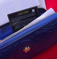 محفظة شانيل • كاميليا زرقاء • أصلي