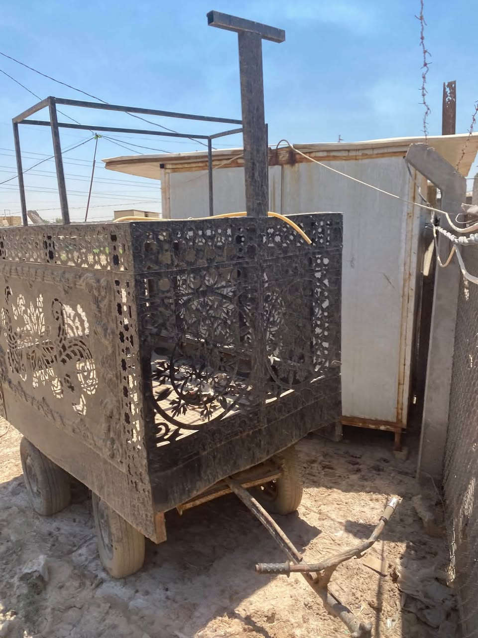 سلام عليكم عربانه موكب البيع  

وترهم مراوس بعربانه 

المكان بغداد جسر ديالى الكرغواليه 
هـ ***********
