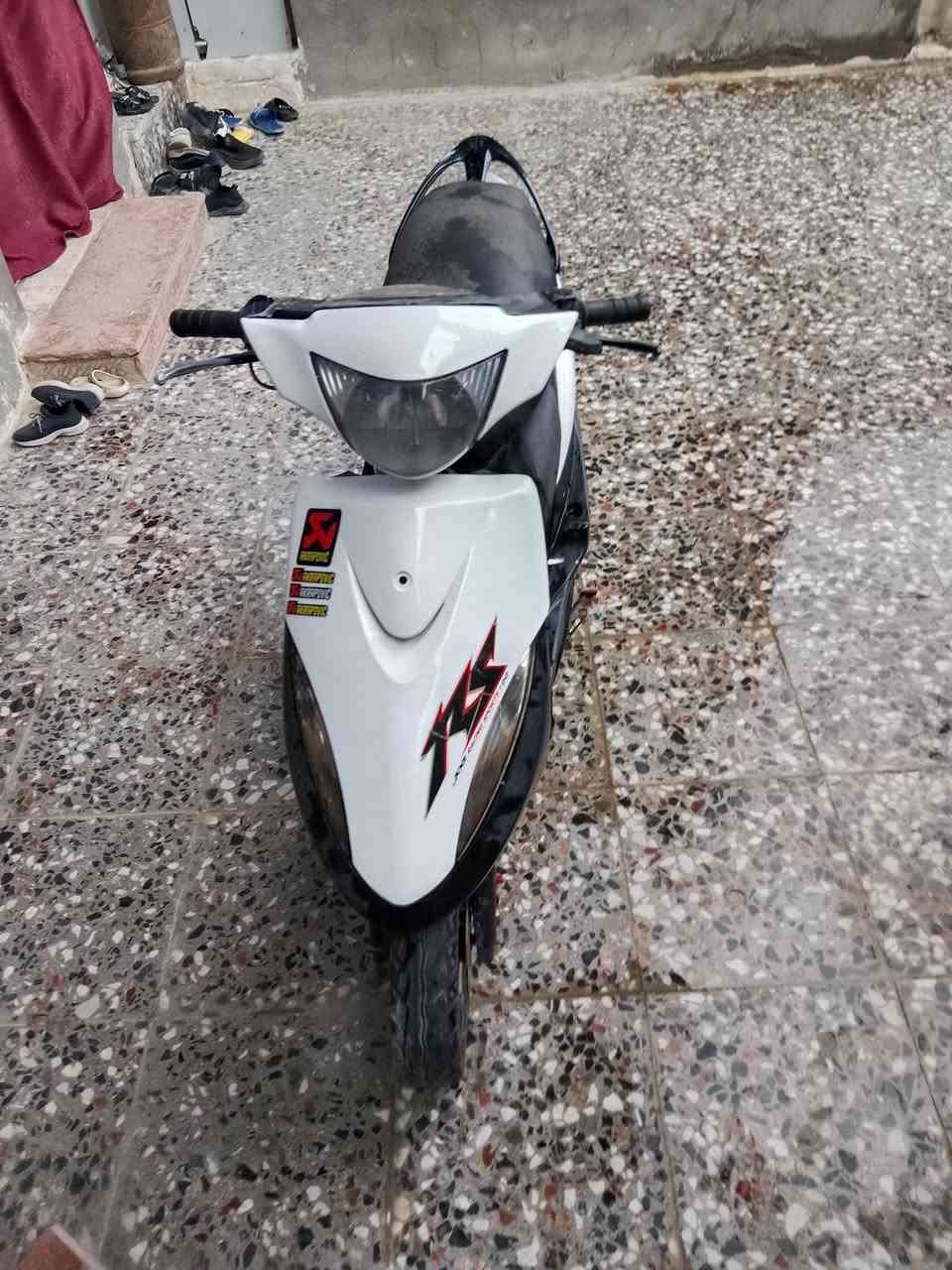 السلام عليكم دراجه ماكس عدله 120  دراجه موضح كلشي بلفيديو سعر 250 مكاني بغداد  وبيه مجال ***********
