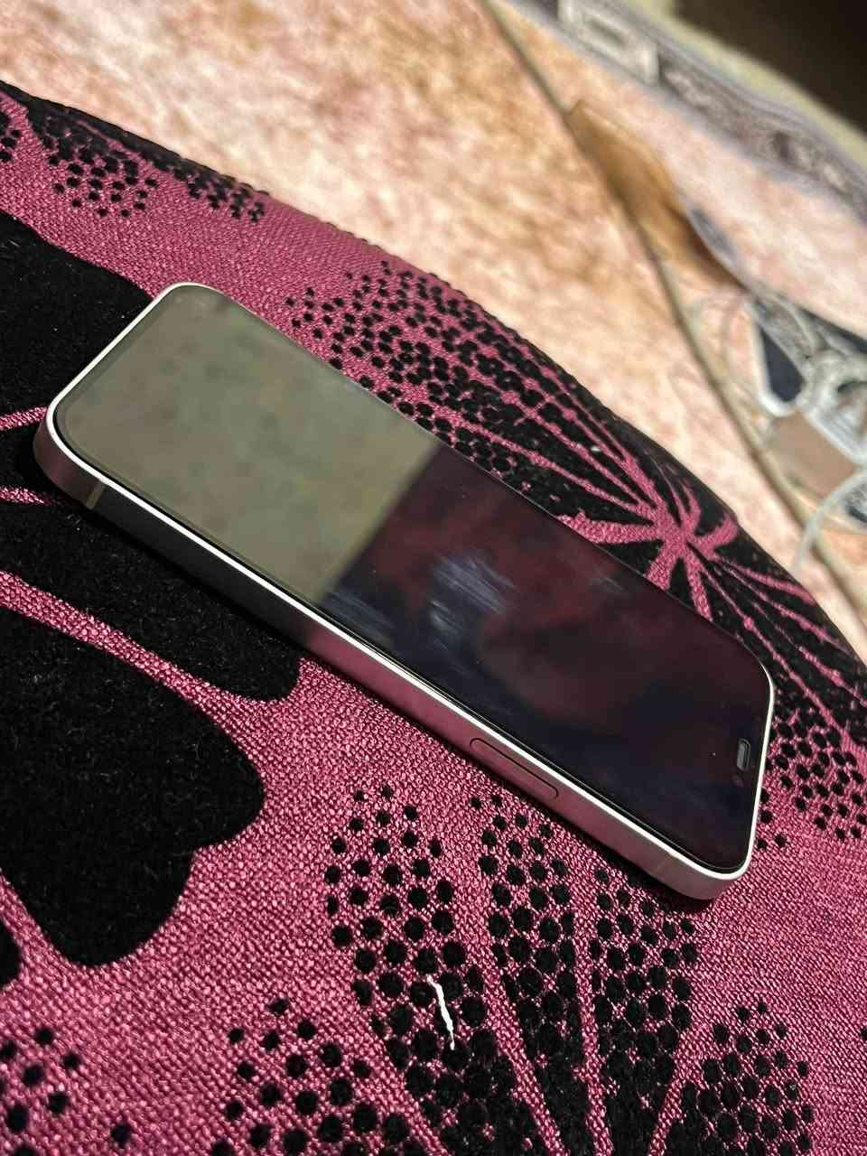 سلام عليكم ايفون 12 عادي جهاز جــداً نضيف مبدل بطاريه شاشه بلاديه فيس ايدي شغال  فقط ذاكرته 128 مراوس بايفون 12 برو ماكس لــوو ابيع سعره 300 مكاني بغداد زعفرانيه ***********
