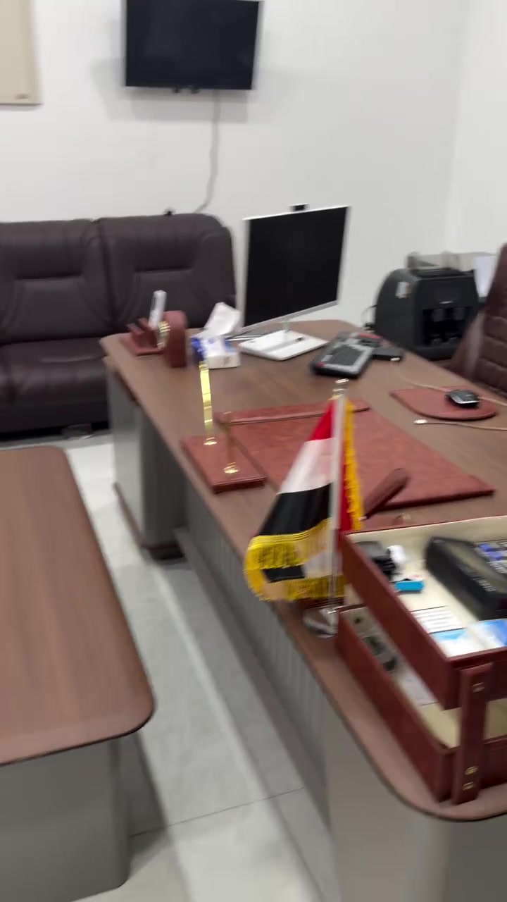 مكتب متكامل للبيع جديد ونظيف
مكان بغداد حي جامعة  

***********
