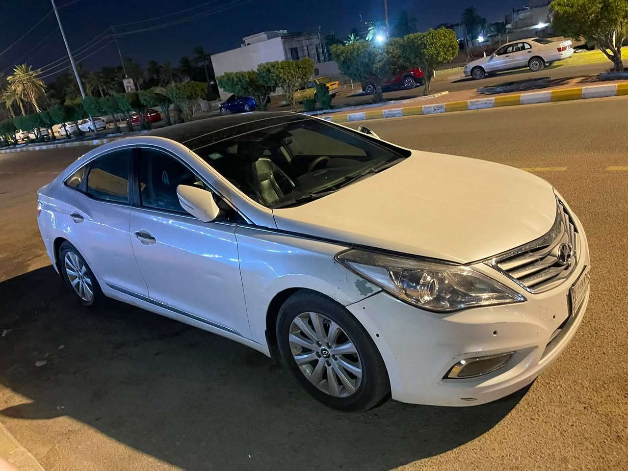 سلام عليكم
ازيرا 14 خليجي
بانورما قطعتين
بصمه
وبصمة ابواب
حساسات
كشنات جلد تدفئه
بردات ابواب خلفيه وبردة للجامه الخلفيه
مري شفط حساسات تحكم ستيرن
وباقي مواصفاتها معروفه
مكينة 3000 6v
رقم بغداد 
مكان السياره ميسان
رقمي
***********
