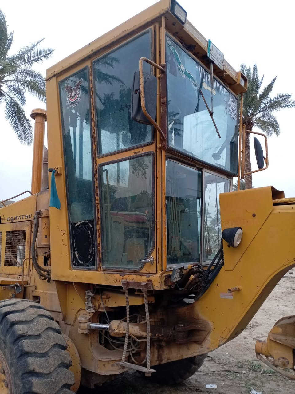 للبيع أكريدر كومادسو موديل 2000 مكينه نضيفه بلاديه جاهزه للعمل رقم واصط تحويل فوراً السعر 340 ورقه وبيها مجال مكاني الفلوجه معرض الوطن للاستفسار ه‍ *********** ه‍ ***********
