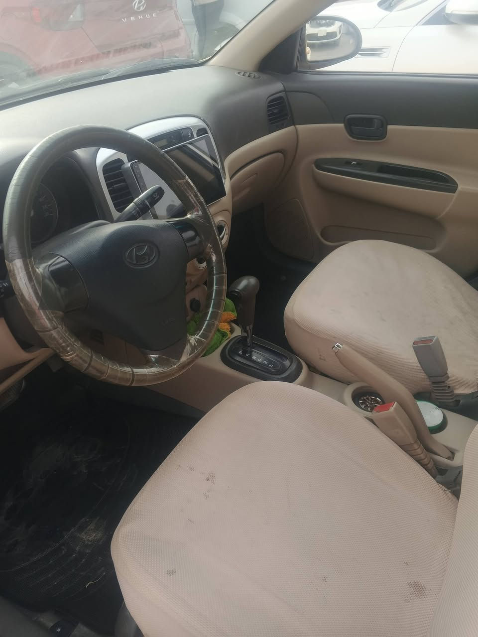 اكسنت موديل 2009 خليجيه مكينه ألف وستميه مكينه وكير وحداديه وتخم تاير جديد رقم بغداد  الدولي ***********
