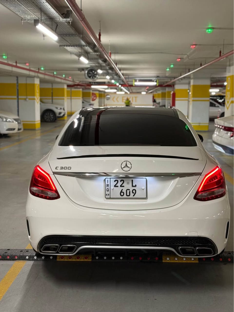 مرسدسC300 _ 2017 كلين تايتل 
موصفات AMG_4matic.  بصمه _كشنات جلد _ رادار امامي _ ويل AMG  شاشه تحكمات لمس _ تحذير تصادم _انظمه قياده _لايت عدسه _ بك لايت لد _ بدي AMG 
ماشيه 85 الف كير مكينه كهربائيات بوضع شركه 
( صفر مسج ) بيها هوايه مواصفات معروفه بهذا الموديل _ مكانها سياره اربيل 
السياره بدون حادث بدون صبغ بدون تبديل بدون بارد  

اي ستفسر اتصال 
*********** أربيل, العراق
