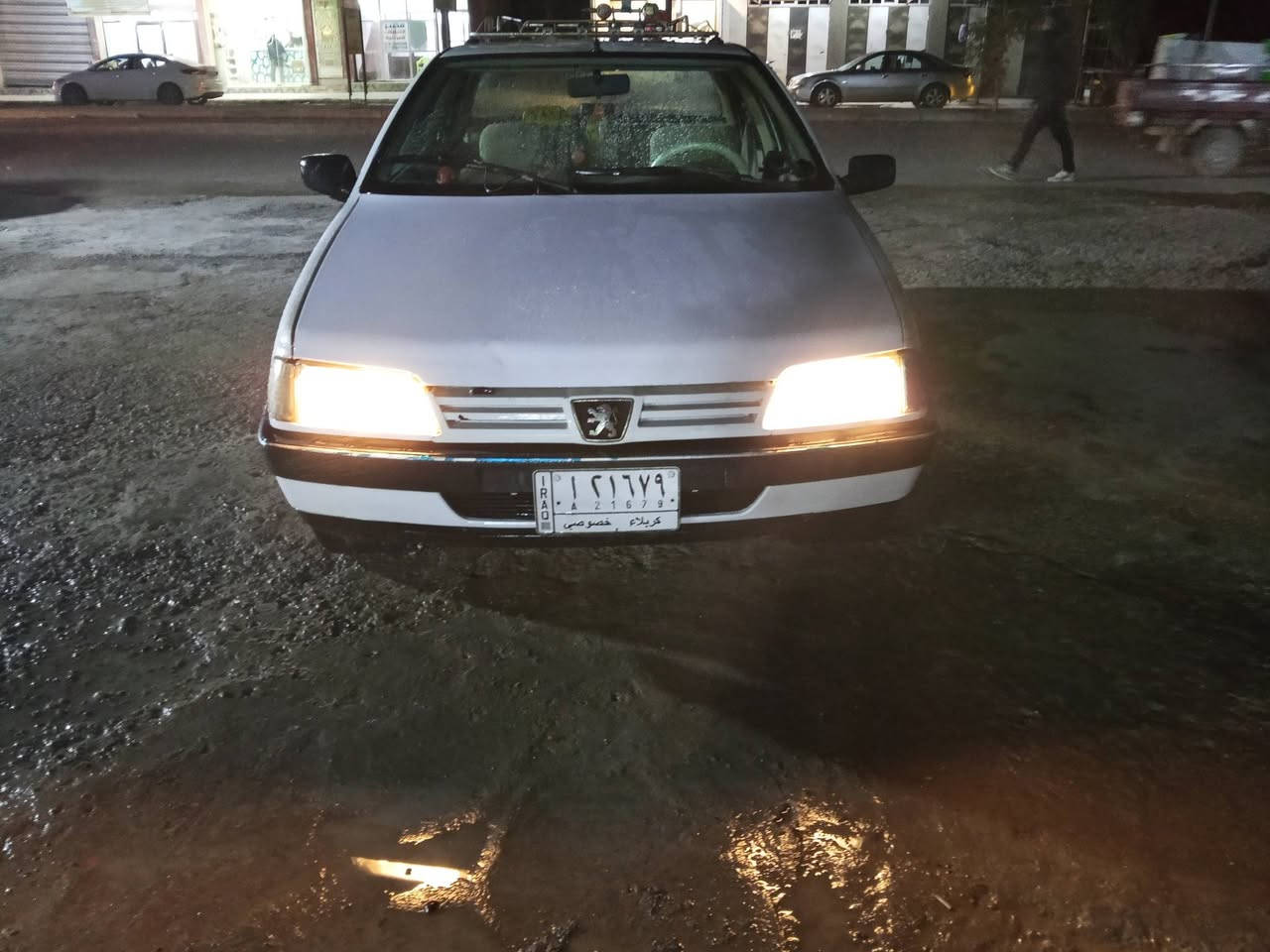 السلام عليكم سياره بيجو 405 موديل 2009 رقم كربلاء سنويه ساقطه  تحويل ثاني يوم سياره خير من الله كير ومكينه وحداديه وكشره نظيف ومابيه ظربه داخل بيجي كشنات نظيفه تبريد تدفئ كله شغاله سياره مال جناي 
سعره 35 وبيه مجال الاستفسار الاتصال ع رقم *********** العنوان بابل خلف مستشفى الكفيل
