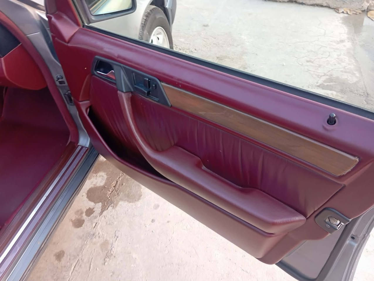 السلام عليكم عادت،بسبب الوعود،الكاذبه سياره بلاديه مكينه خراطيم وكير جديد رقم بغداد موديل 90,رقم الهاتف***********
